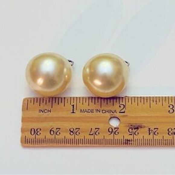 Vtg 50s Mid-Century Puffy Button Faux Pearl Clip-on Earrings Silver Tone - Picture 3 of 4